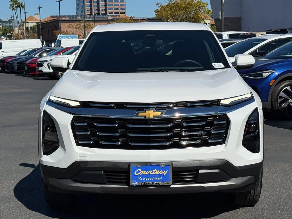 Used 2026 Summit White Chevrolet LT image 4