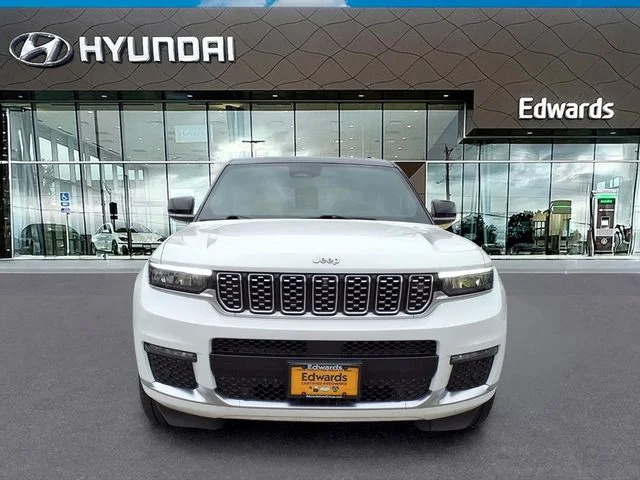 Used 2023 White/off-white Jeep Summit image 11