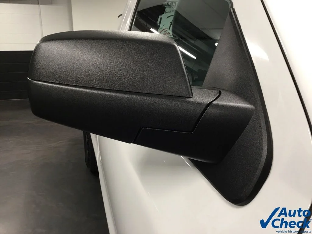 Used 2018 White GMC Base image 20