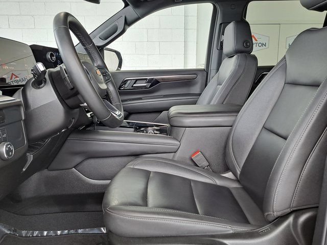 Used 2025 Black Chevrolet LT image 22