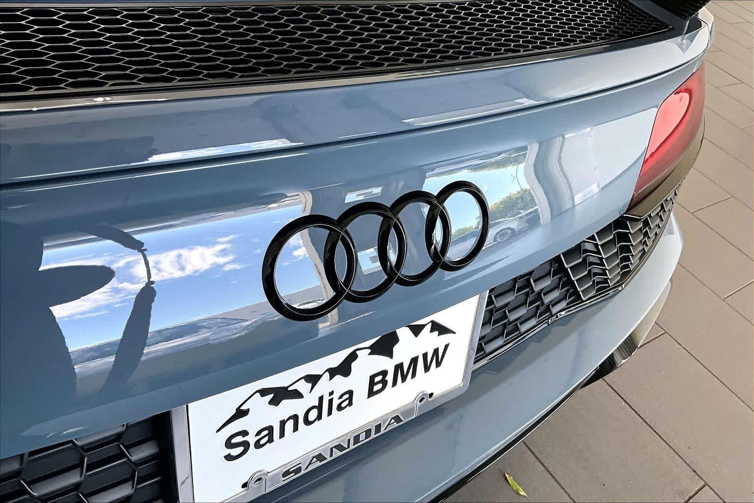 Used 2020 Kemora Gray Metallic Audi V10 performance image 8