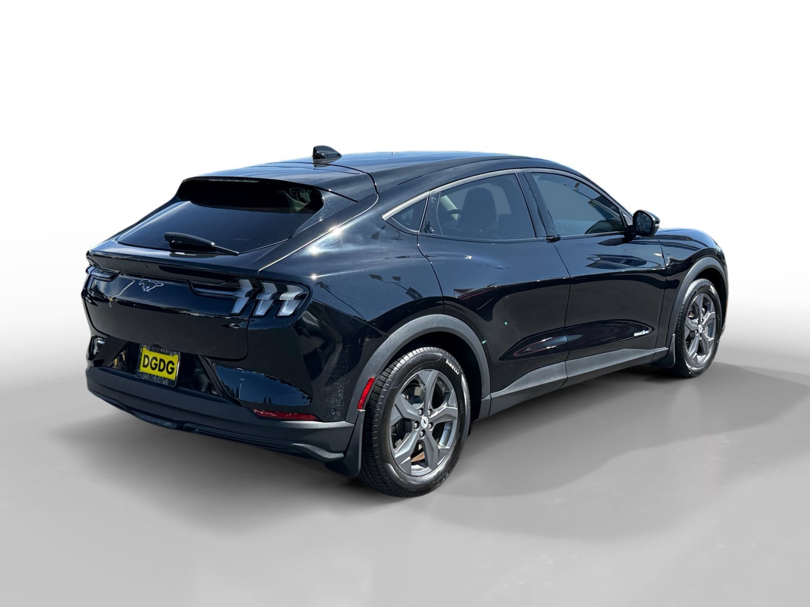 Certified Used 2022 Shadow Black Ford Select image 5