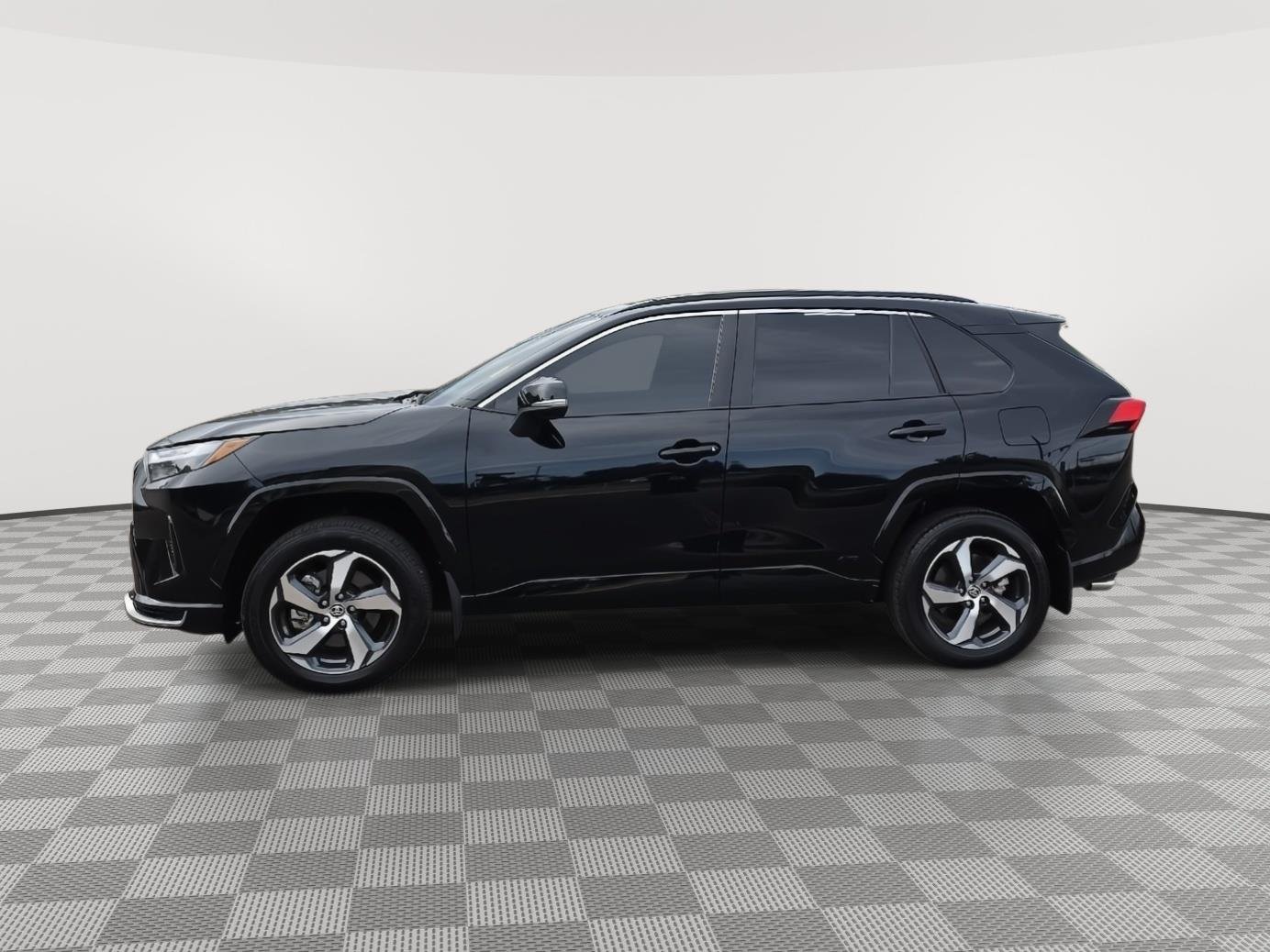 Certified Used 2025 Midnight Black Metallic Toyota SE image 2