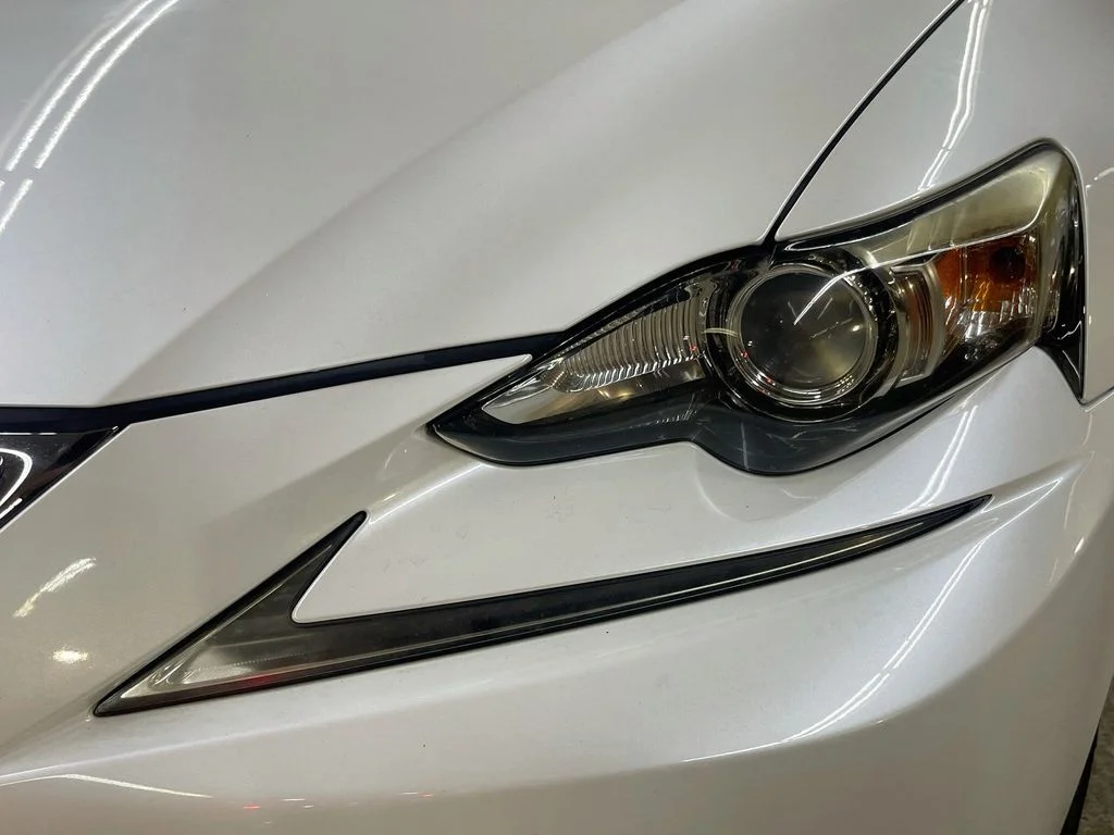 Used 2016 White Lexus 200t image 32