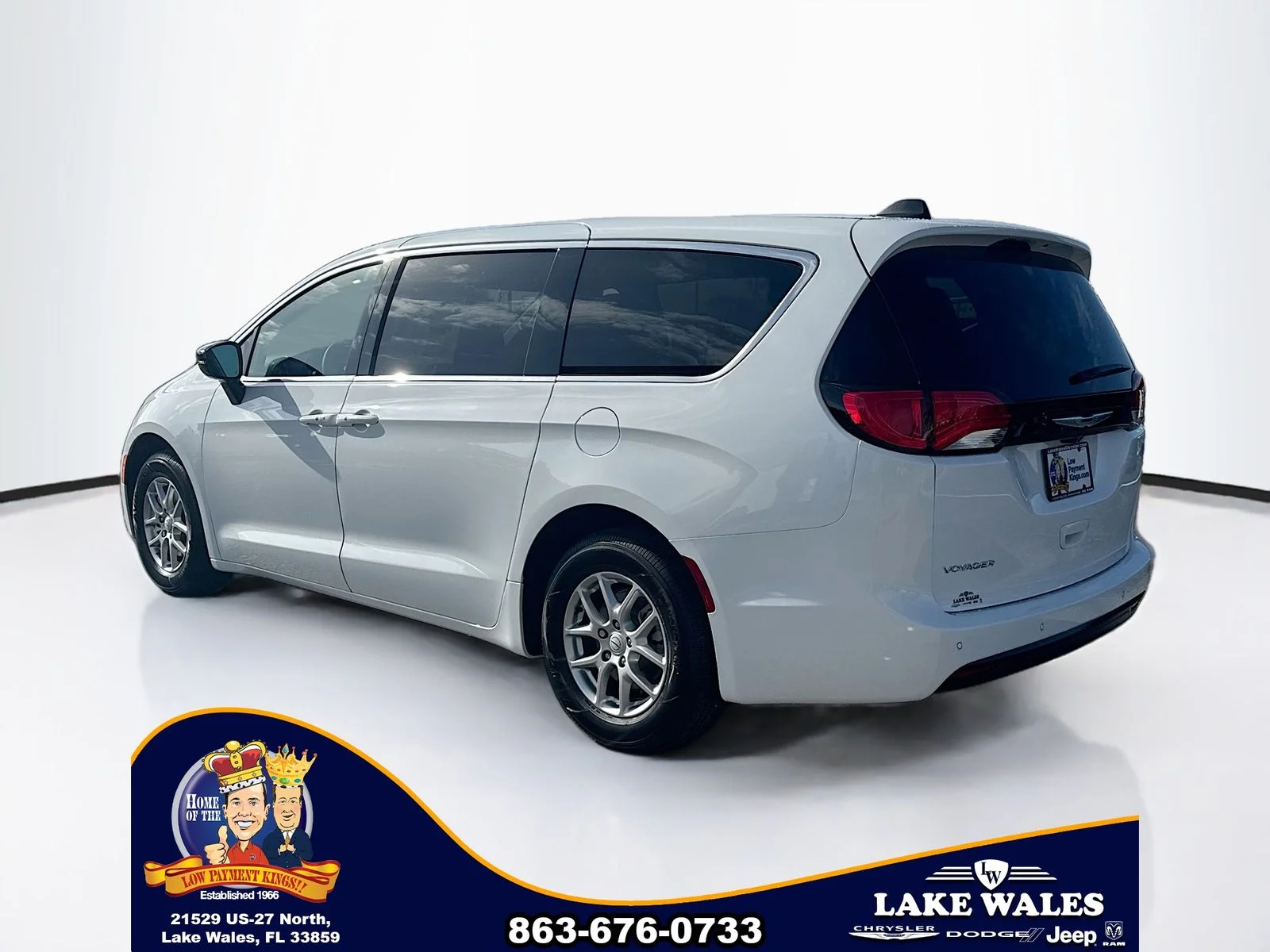 New 2026 Bright White Clear-Coat Exterior Paint Chrysler  image 4