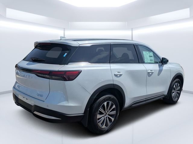 New 2027 RADIANT WHITE INFINITI Pure FWD image 3