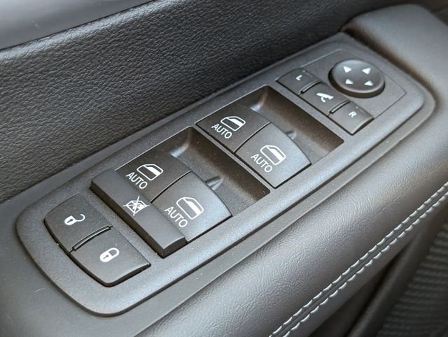 2026 Chrysler Pacifica Limited - Photo 23