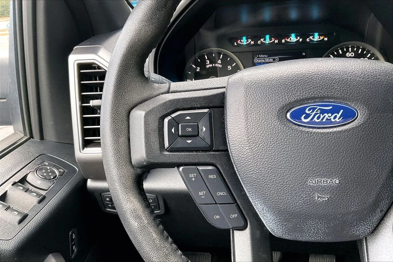 Used 2020 Black Ford XLT image 27