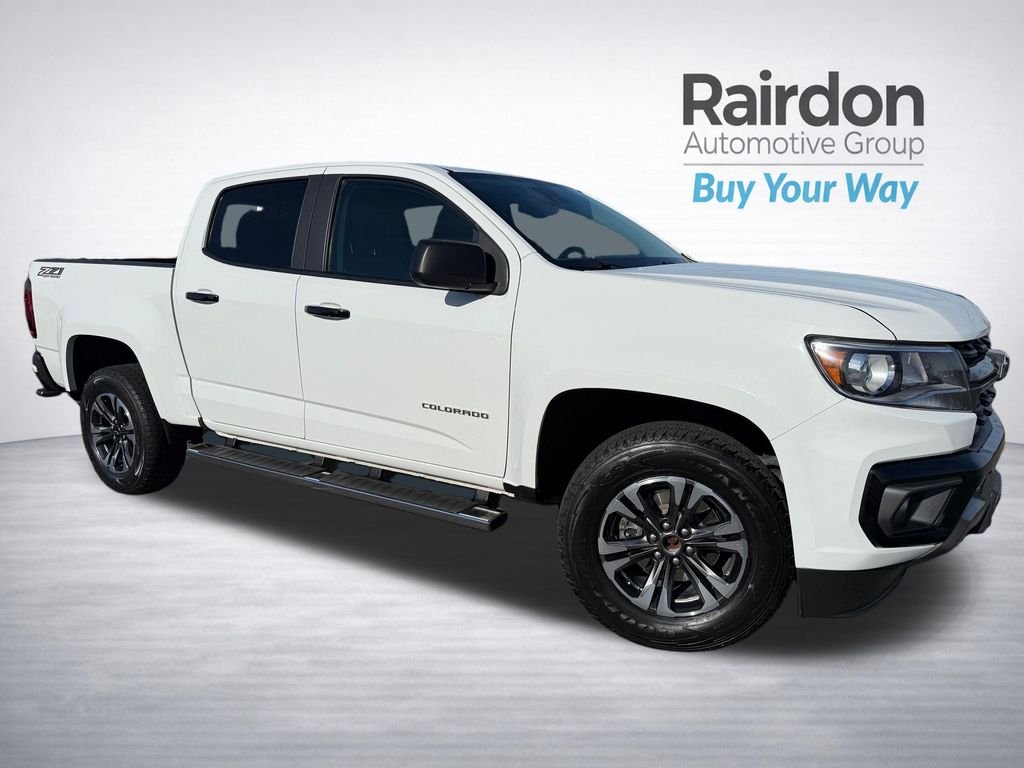 Used 2022 White Chevrolet Z71 image 1