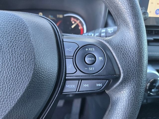 Used 2025 White Toyota XLE image 20