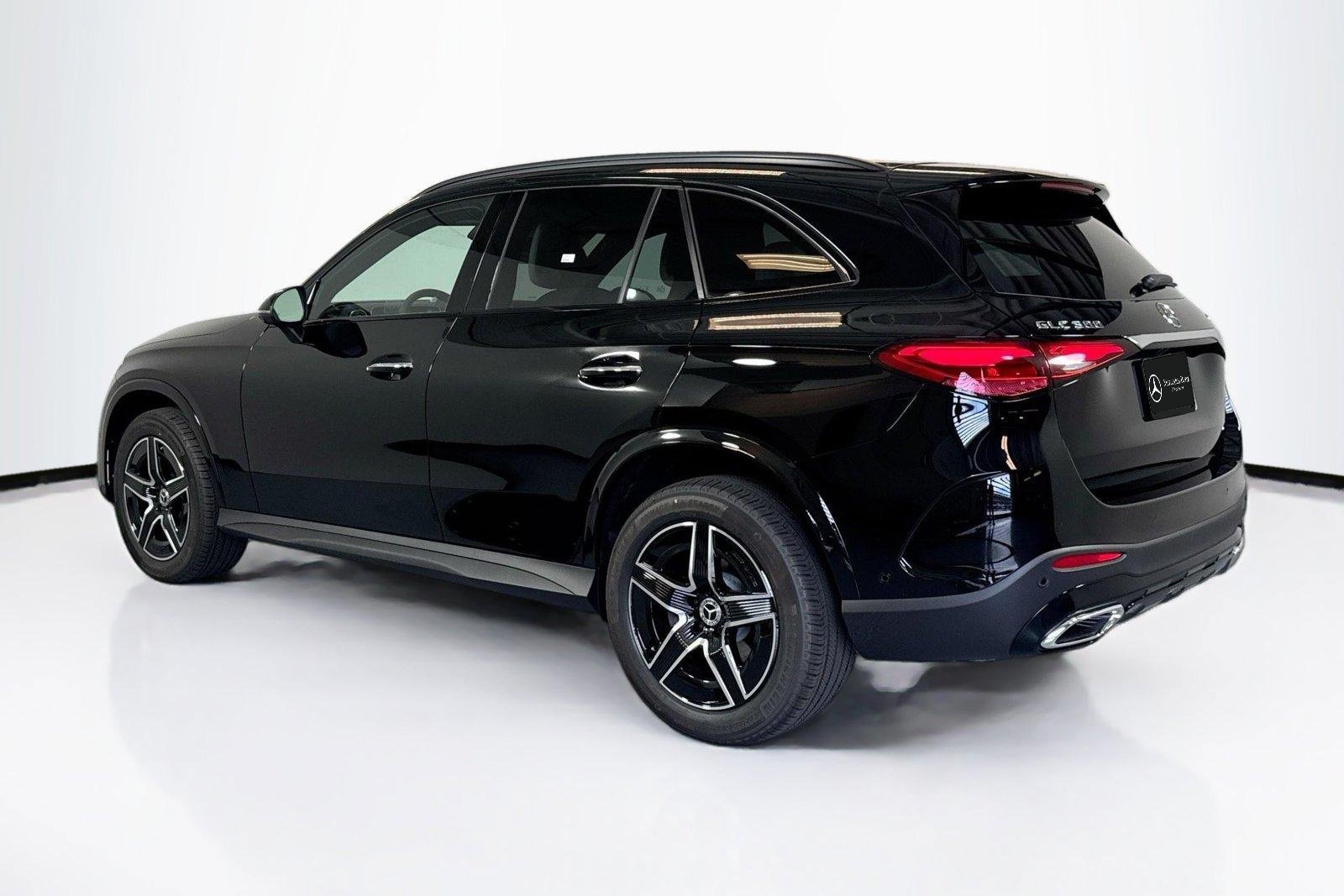 New 2026 Black Mercedes-Benz GLC 300 image 7