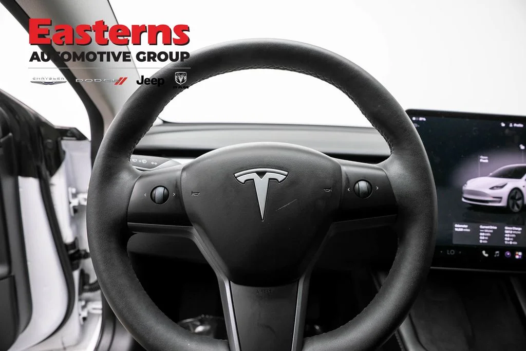 Used 2023 White Tesla Base image 11