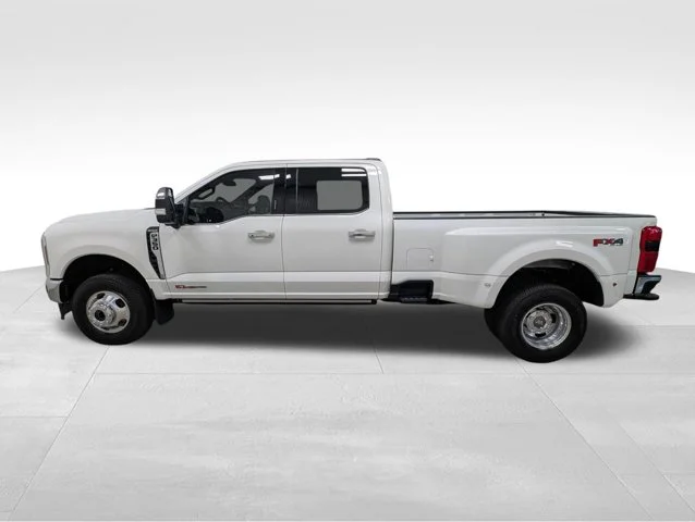 New 2026 Star White Metallic Tri-Coat Ford F-350® King Ranch® image 41