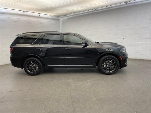 New 2026 Diamond Black Clear-Coat Exterior Paint Dodge GT PLUS image 2