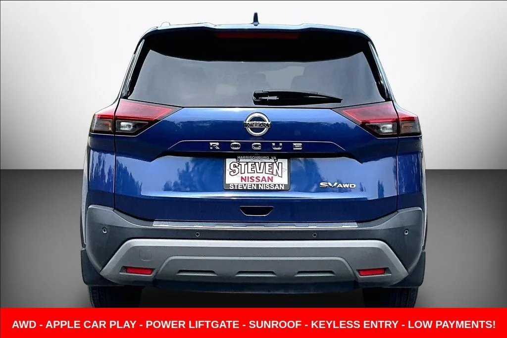 Used 2021 Blue Nissan SV image 5