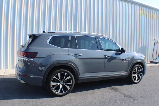 Used 2025  Volkswagen 2.0T SEL Premium R-Line image 2