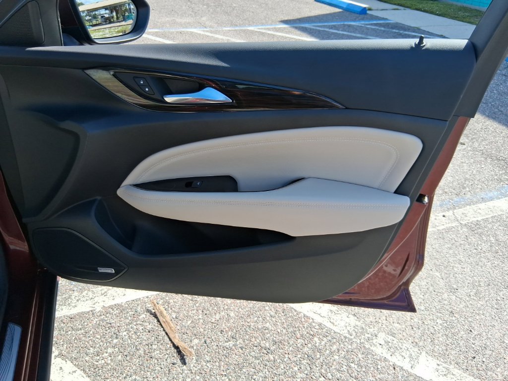 Used 2019 Red Buick Avenir image 17