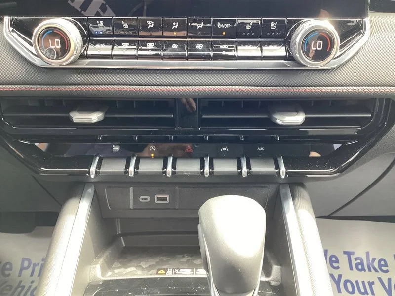 2026 Chevrolet Colorado Z71 - Photo 38