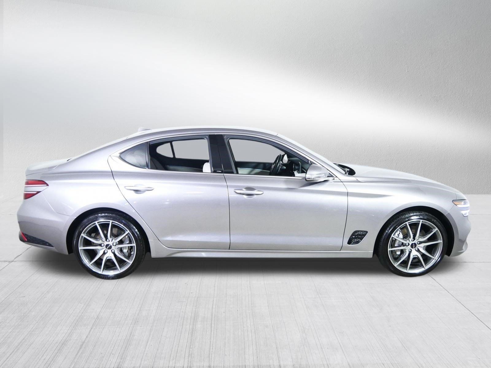 Certified Used 2024 Savile Silver Genesis 2.5T image 8