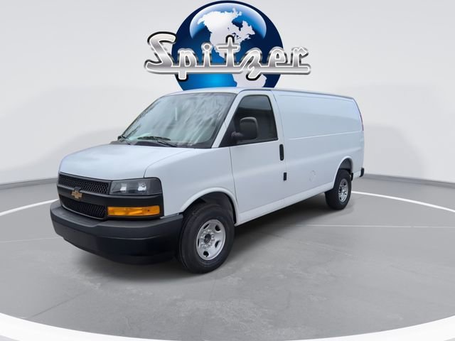 New 2026 Summit White Chevrolet WT image 5