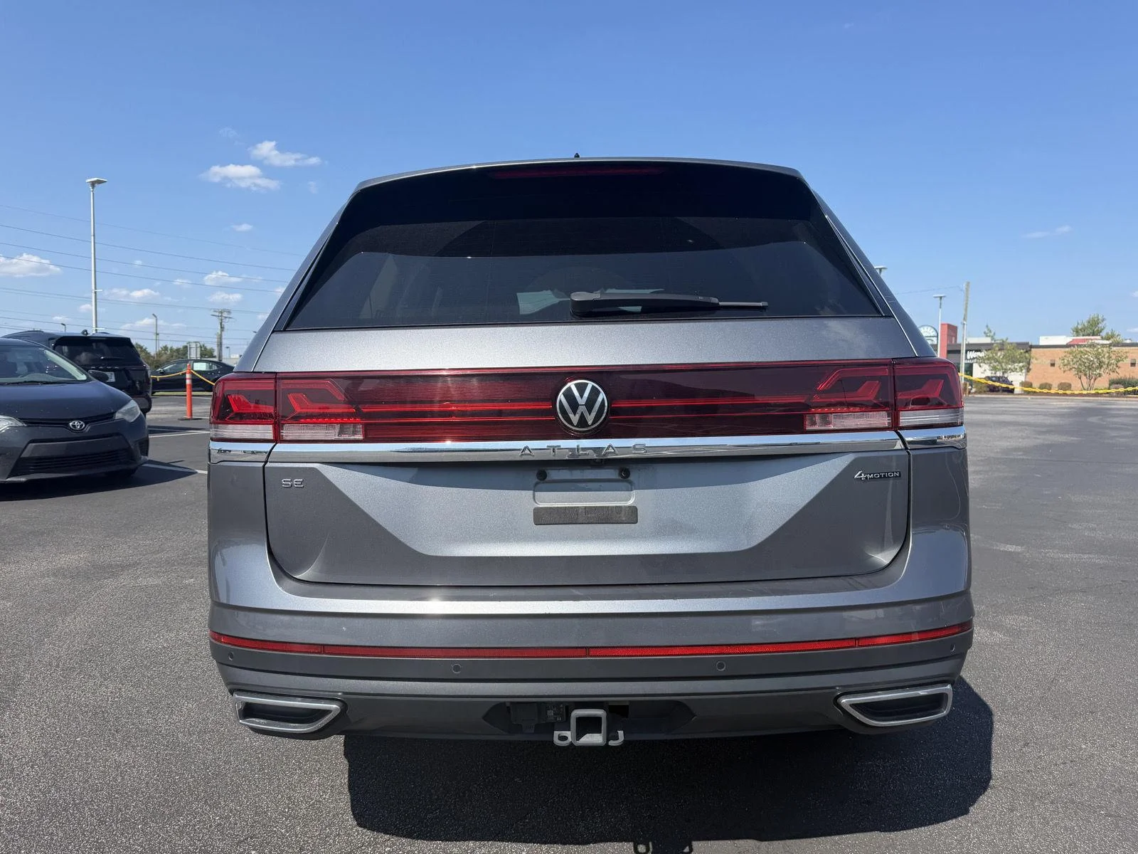 Used 2025  Volkswagen 2.0T SE w/Technology image 6