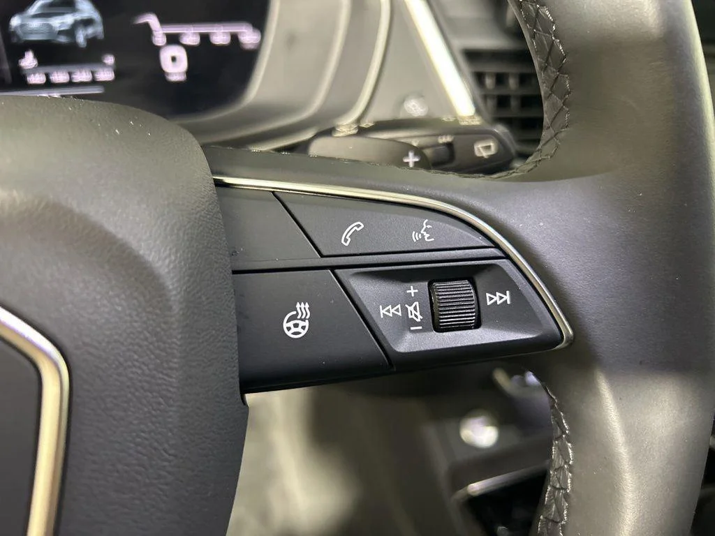 Used 2025 Manhattan Gray Metallic Audi 40 Premium image 25