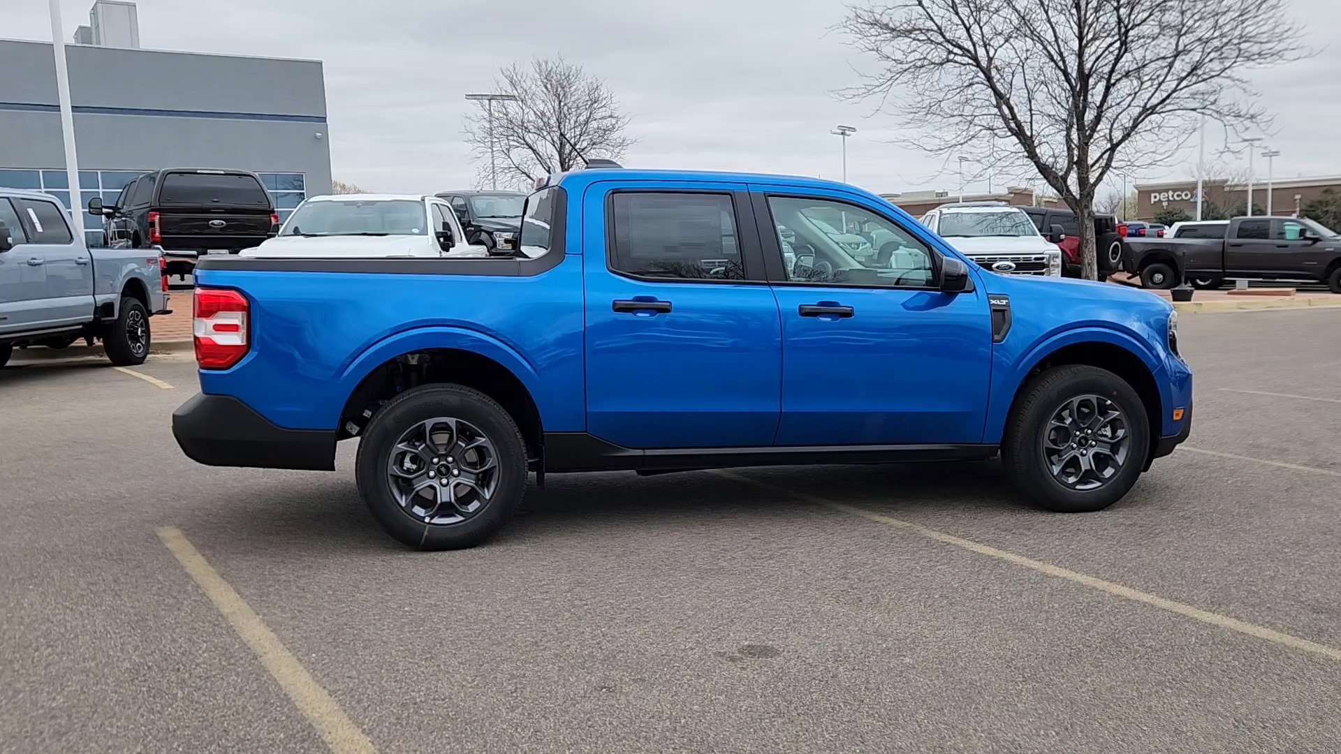 New 2026 Velocity Blue Ford XLT image 11