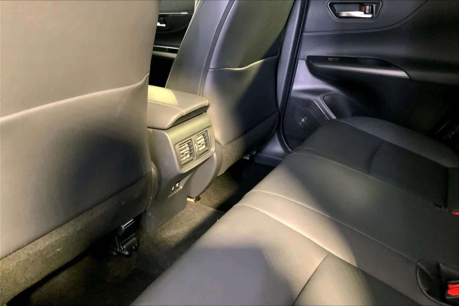 Used 2022 Titanium Glow Toyota XLE image 35