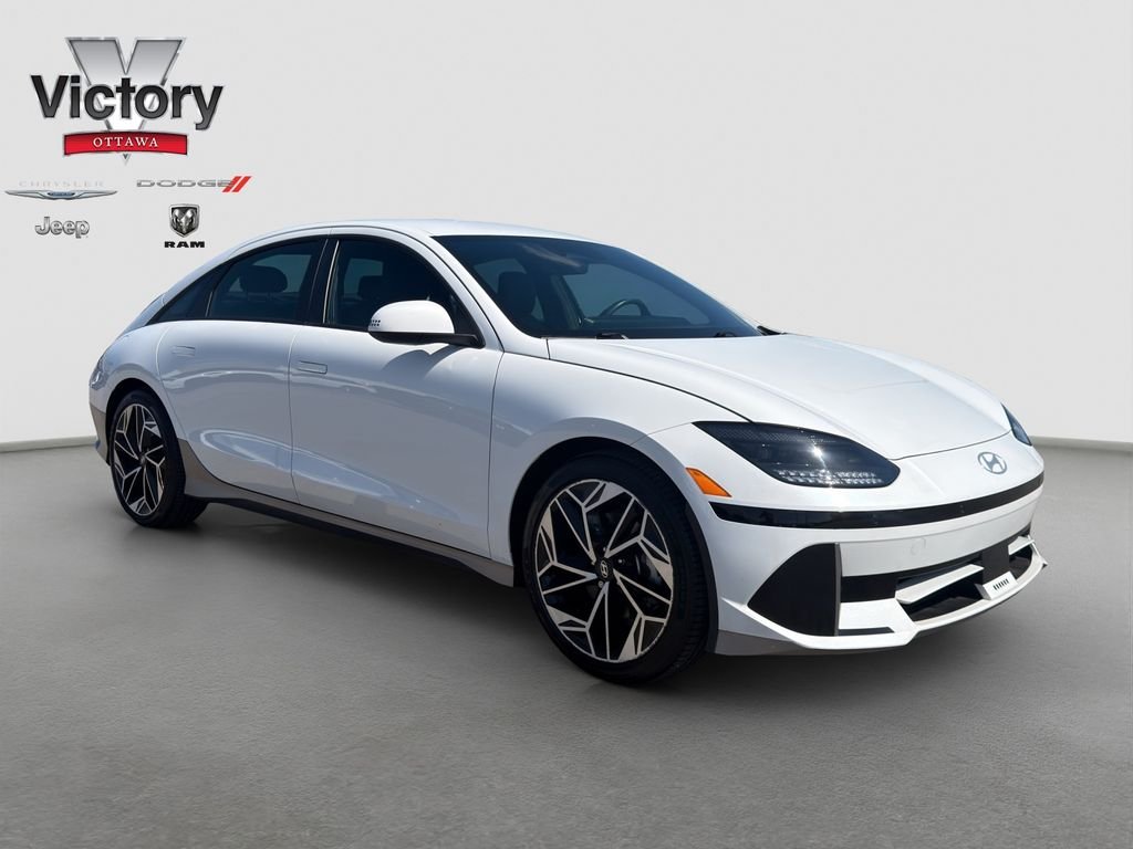 Used 2024 White Hyundai SEL image 8
