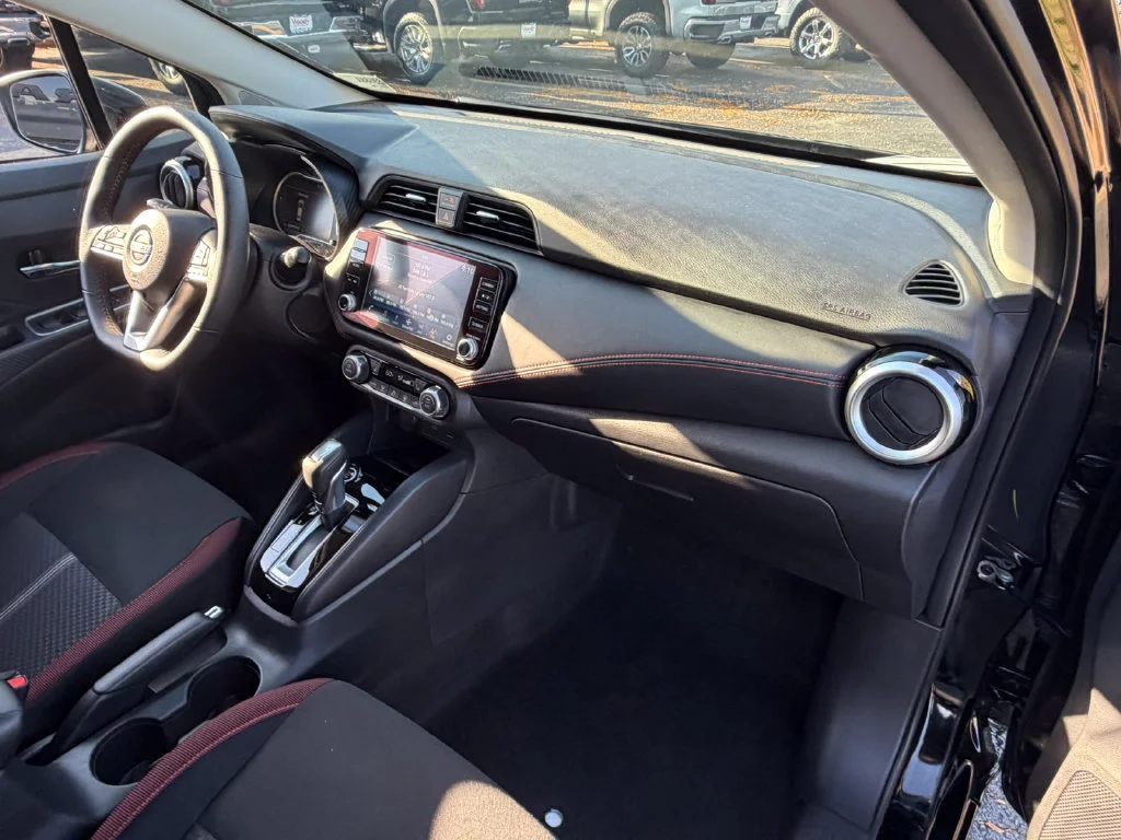 2025 Nissan Versa Sedan SR - Photo 16