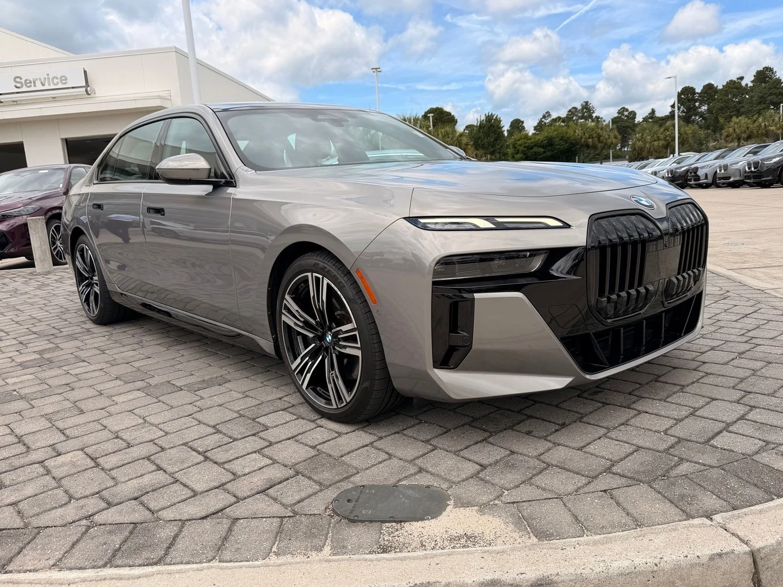 Certified Used 2023 Oxide Grey Met BMW 740i image 7