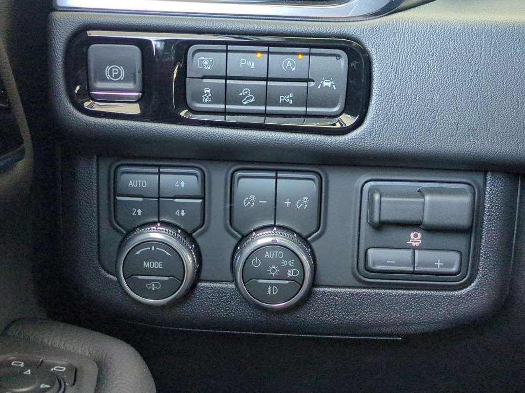 2026 GMC Yukon XL Denali - Photo 25