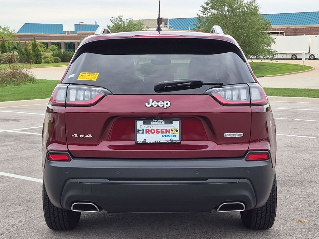 Used 2021 Red Jeep Latitude Lux image 6