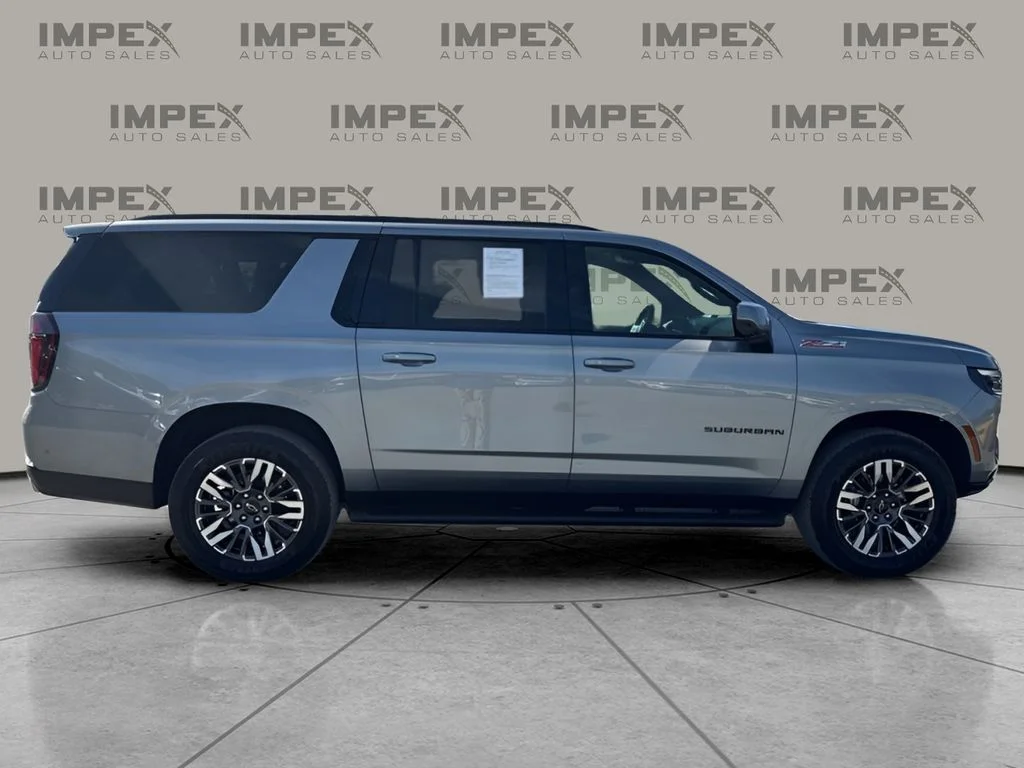 Used 2025 Gray Chevrolet Z71 image 6