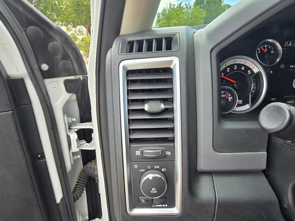 Used 2015 Bright White Clearcoat Ram Big Horn image 19