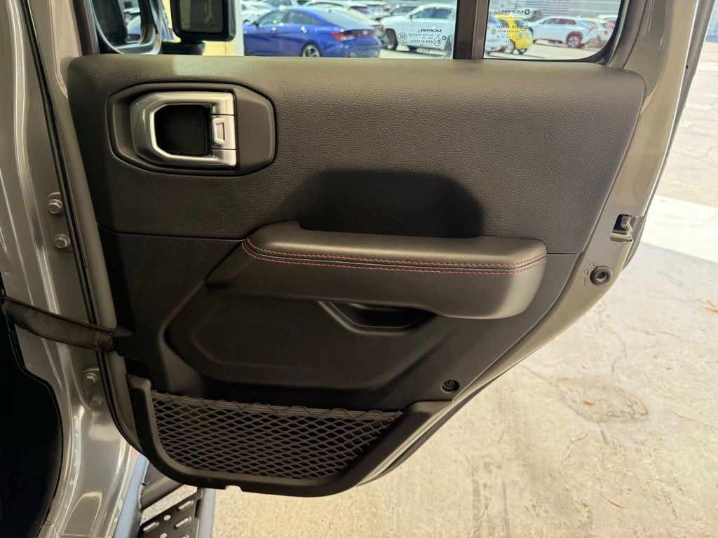 Used 2021 Gray Clearcoat Jeep Unlimited Rubicon image 17