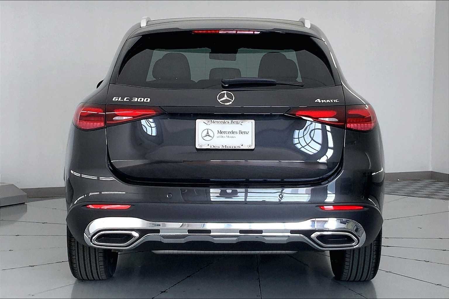 New 2026 Graphite Grey Metallic Mercedes-Benz GLC 300 image 5