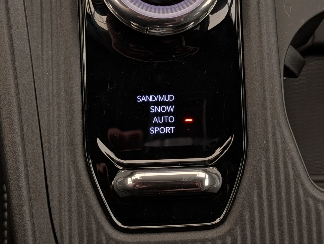 New 2026 Grey Jeep Laredo - - 4x4 - 1.6L Turbo Hybrid - Uconnect 5 w/ 12.3 Screen & More! image 21