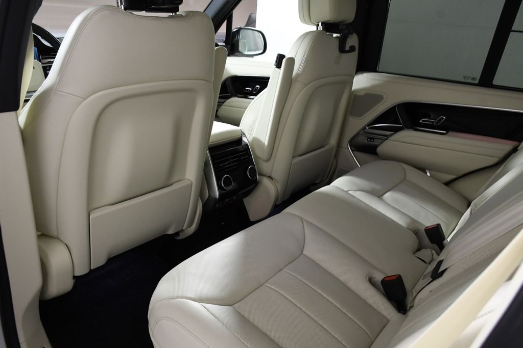 New 2026 Ostuni Pearl W Land Rover SE image 26