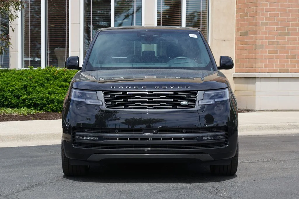 New 2026 Santorini Black Land Rover SE image 4