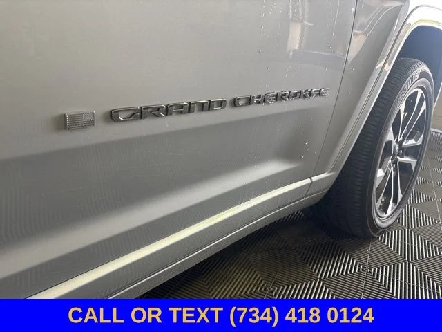Used 2023 Silver Jeep Overland image 6