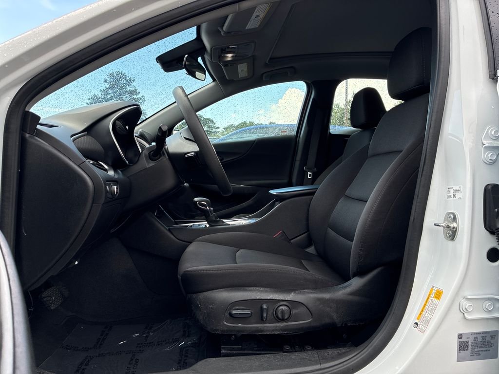 Used 2024 White Chevrolet LT image 23