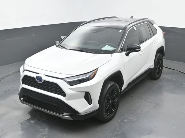 Used 2023 Wind Chill Pearl/Midnight Black Metallic Toyota XSE image 31