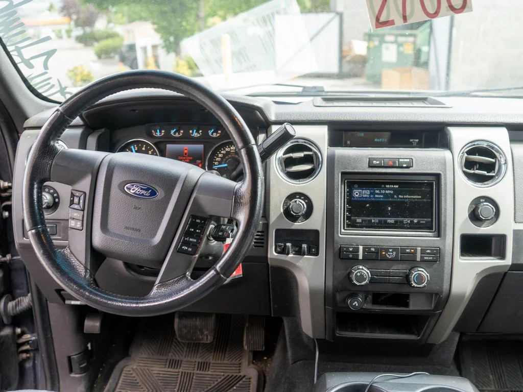 Used 2011 Black Ford XLT image 14