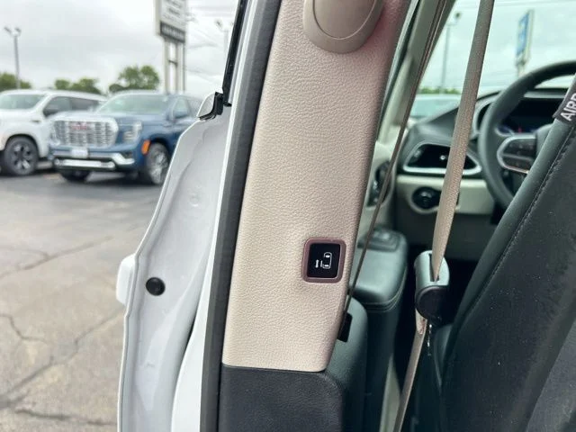 Used 2024 Bright White Clearcoat Chrysler Touring L image 28