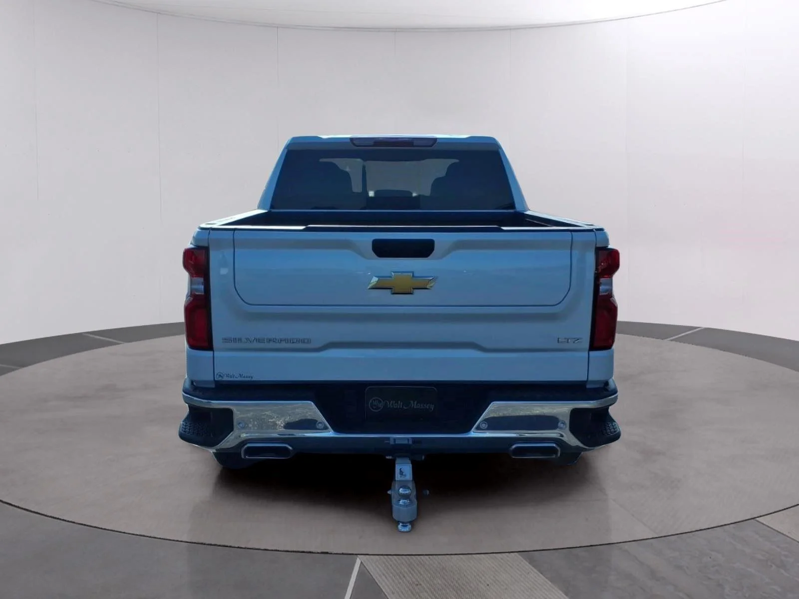 Used 2024 Iridescent Pearl Tricoat Chevrolet LTZ image 4