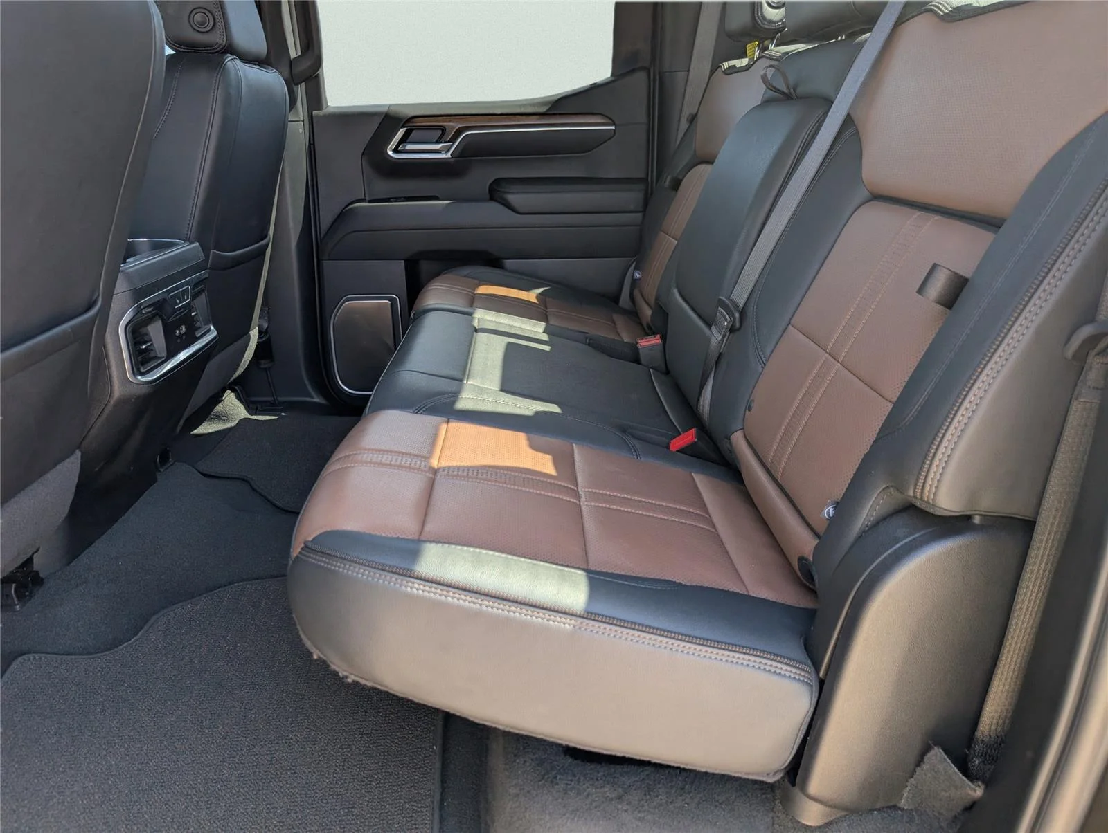 Used 2025 Black Chevrolet High Country image 34