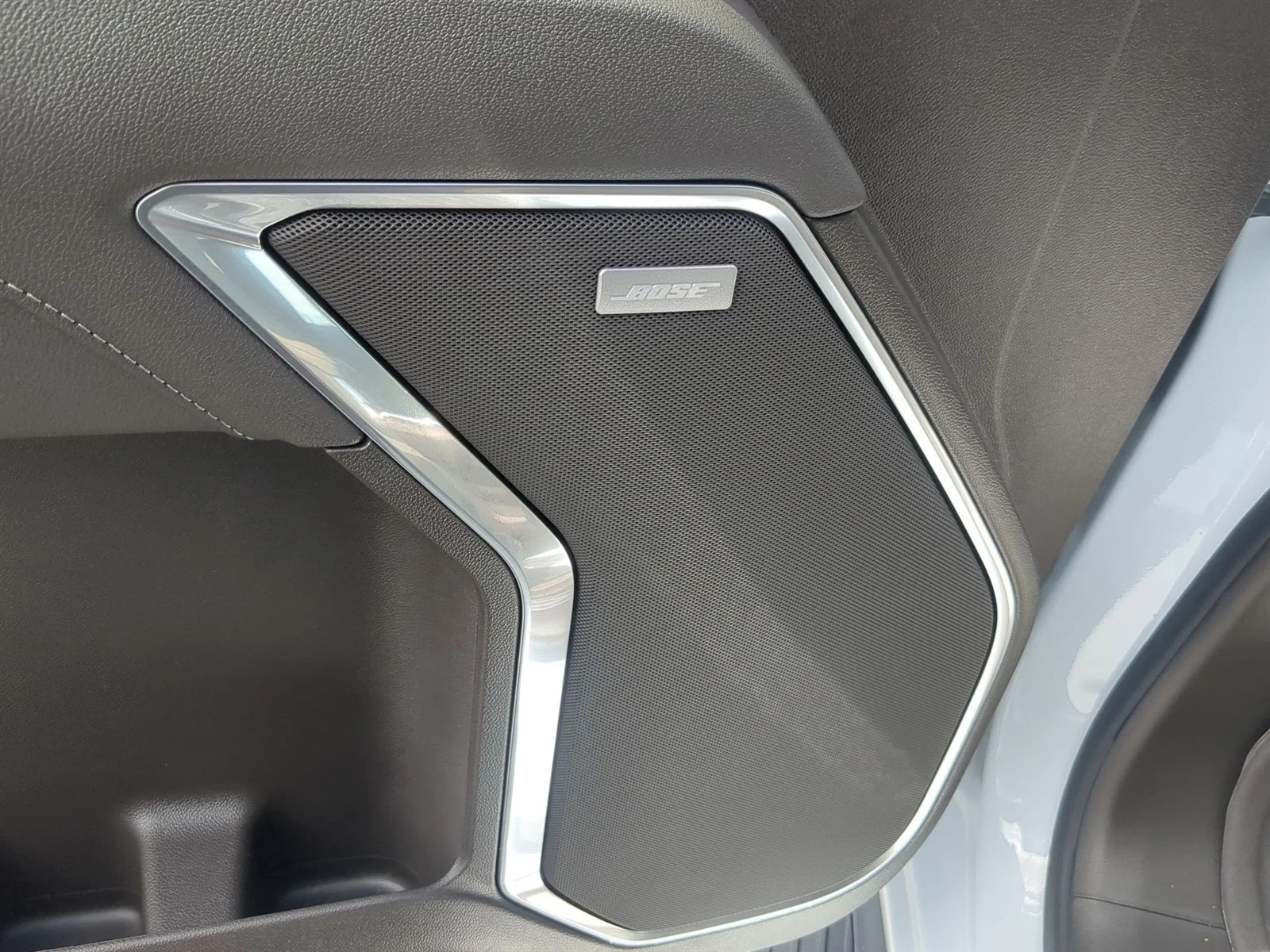 New 2026 Glacier White Tricoat GMC SLT image 48