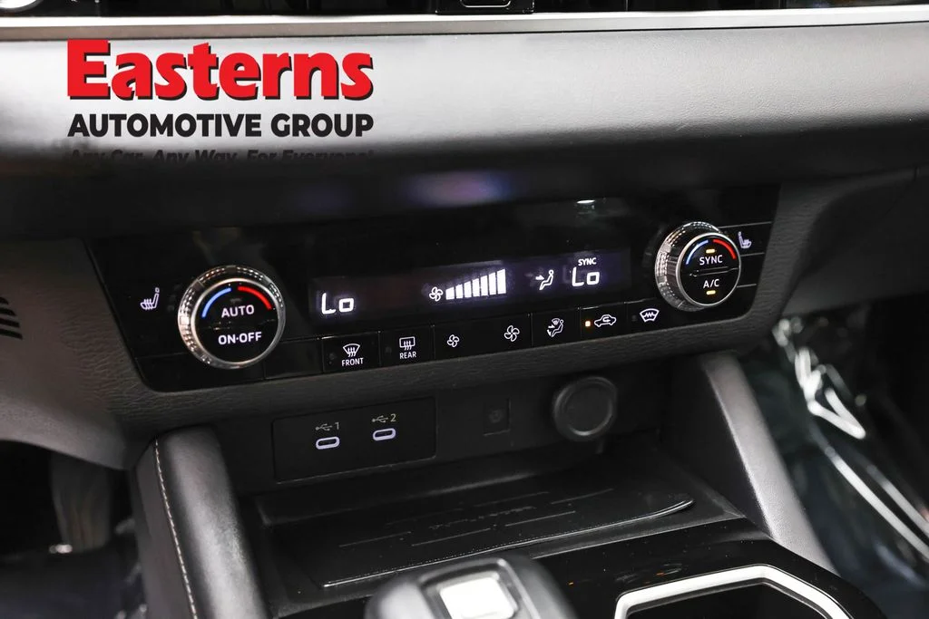 Used 2025 Black Mitsubishi SE image 19
