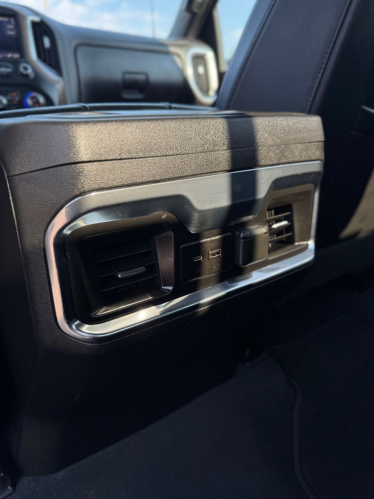 Used 2022 Silver Ice Metallic Chevrolet High Country image 27
